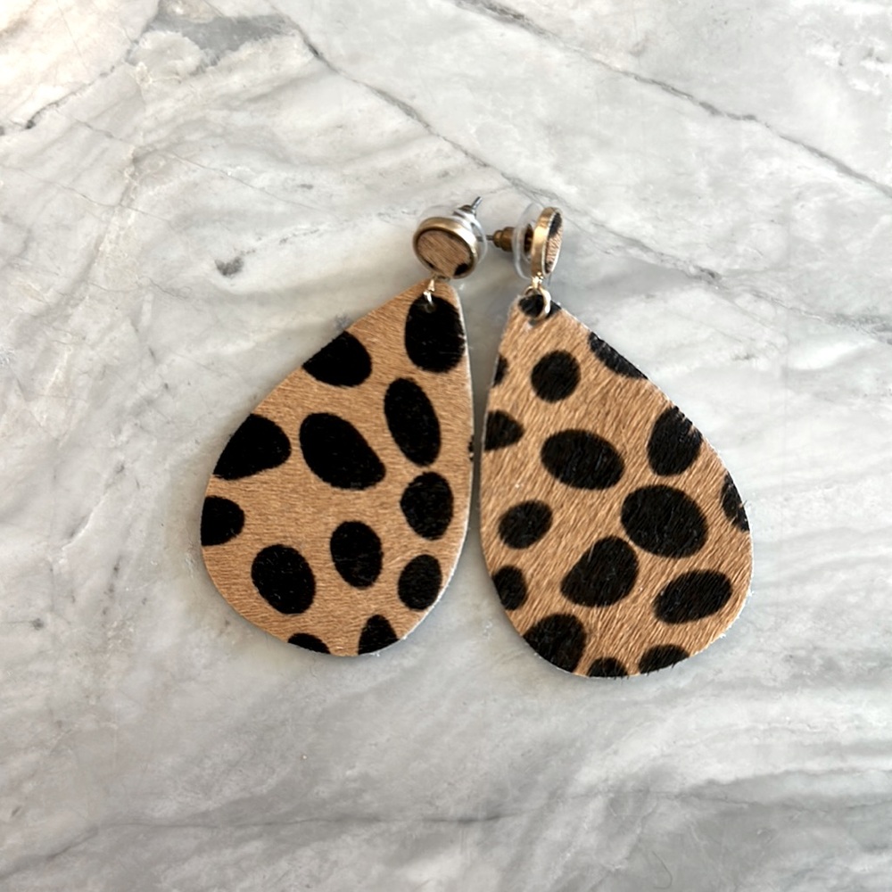 Cheetah suede stud drop earring (new without tag)